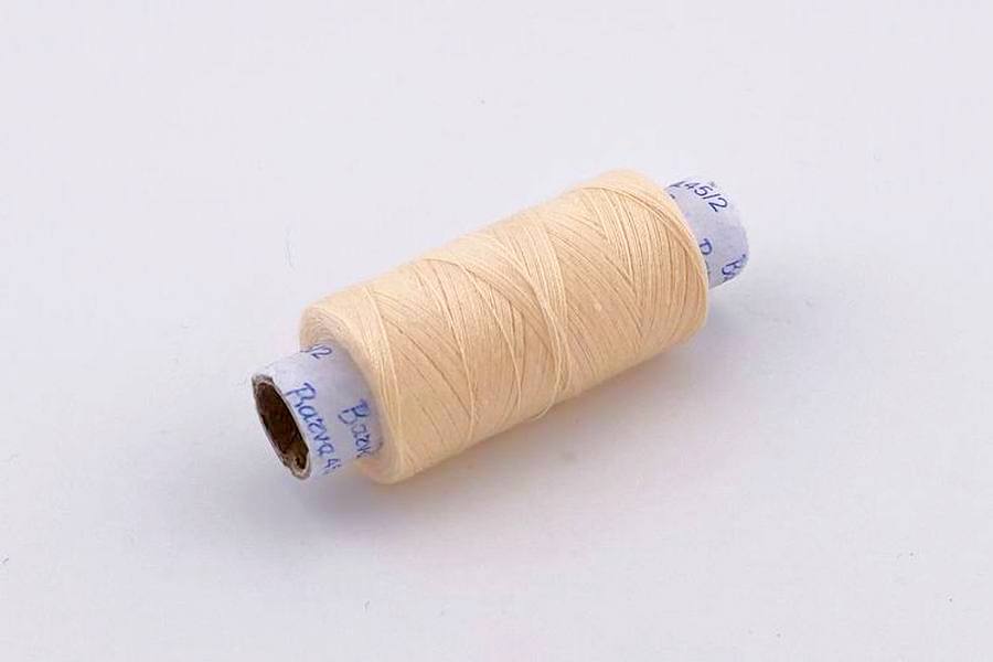 Нитки армовані №45/2 300 м Barva, молочний темний, 1015