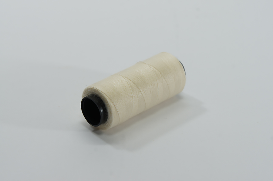 Нитки ПЕ №40/2 250 м Barva, молочний натуральний, 1012