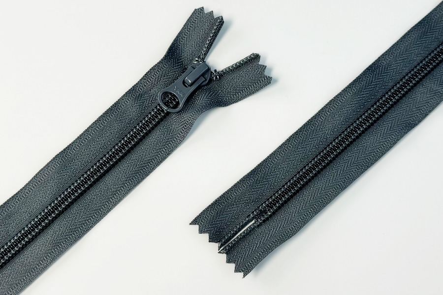 Блискавка YKK, T5 18 см, сірий темний
