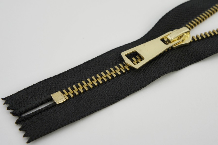 Блискавка T5 gold. 18 см MH, чорний