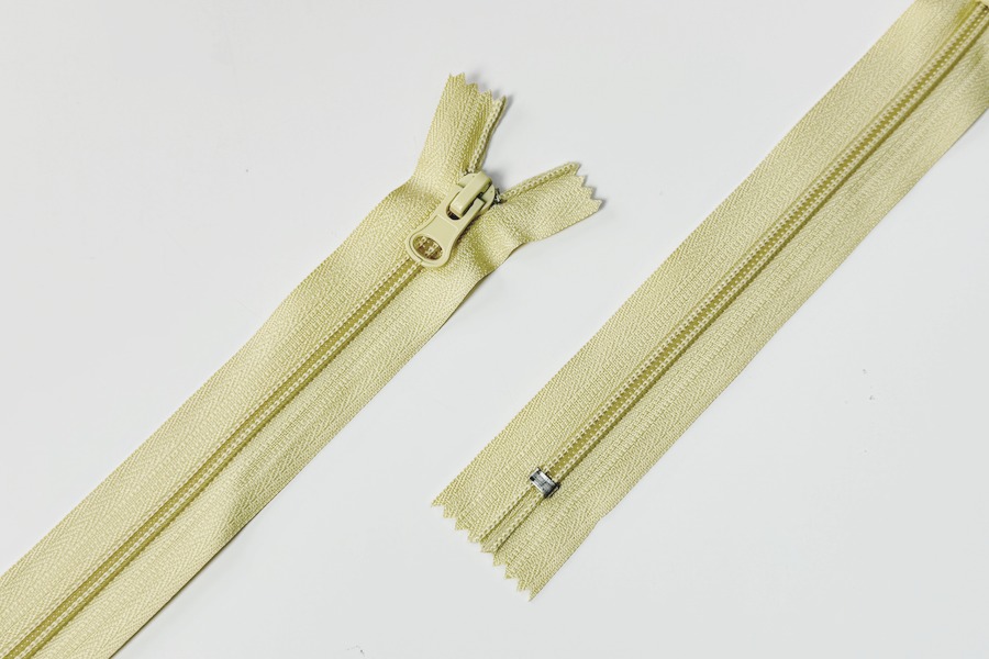 Блискавка T5 18 см MH, жовтий блідий