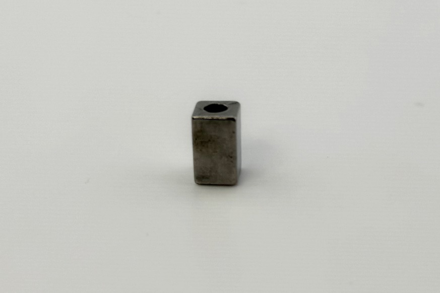 Наконечник для шнура металевий, 7 x 12 мм Mertbutton, нікель чорний, MSB-08-b.nik