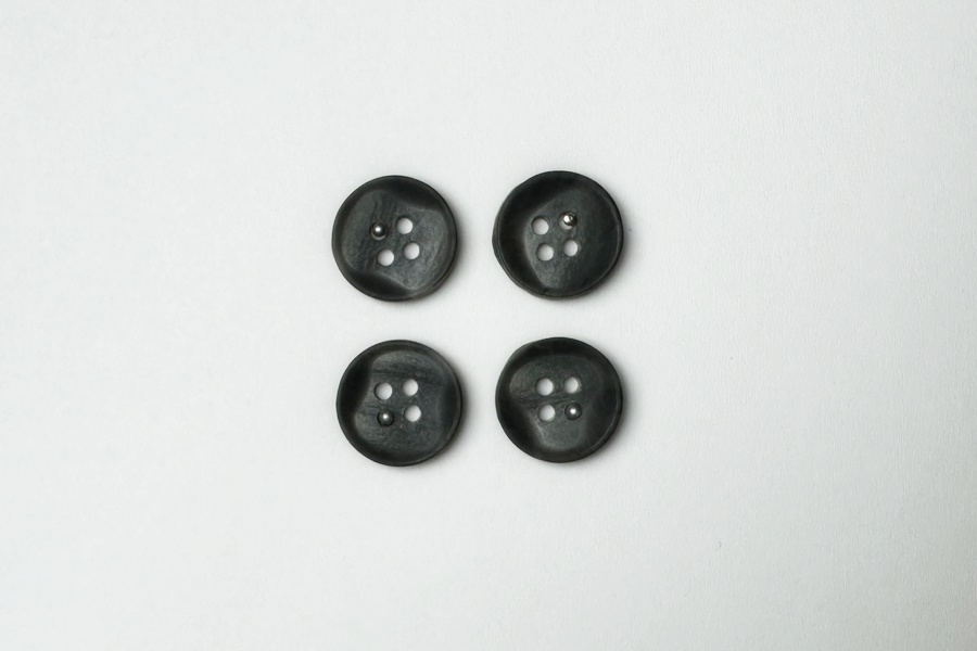 Гудзик 15 мм Mertbutton, сірий темний, 3007-24-0135