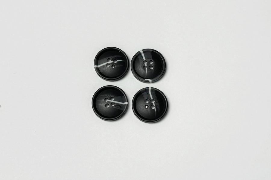 Гудзик 20 мм ПЕ Mertbutton класичний, чорний, 4 отвори