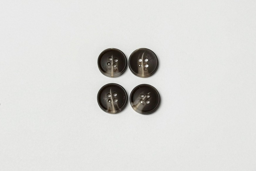 Гудзик 18 мм ПЕ Mertbutton класичний, шоколадний, 4 отвори