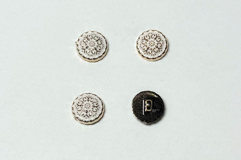 Гудзик 15 мм Mertbutton, білий, BR-652-24-999/gold