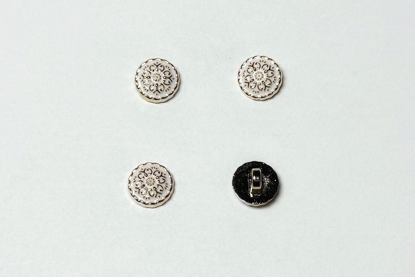 Гудзик 12 мм Mertbutton, білий, BR-652-20-999/gold
