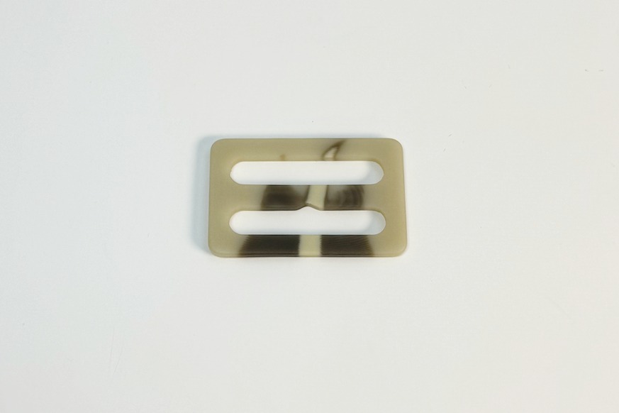 Пряжка 50 мм ПЕ Mertbutton, бежевий сірий