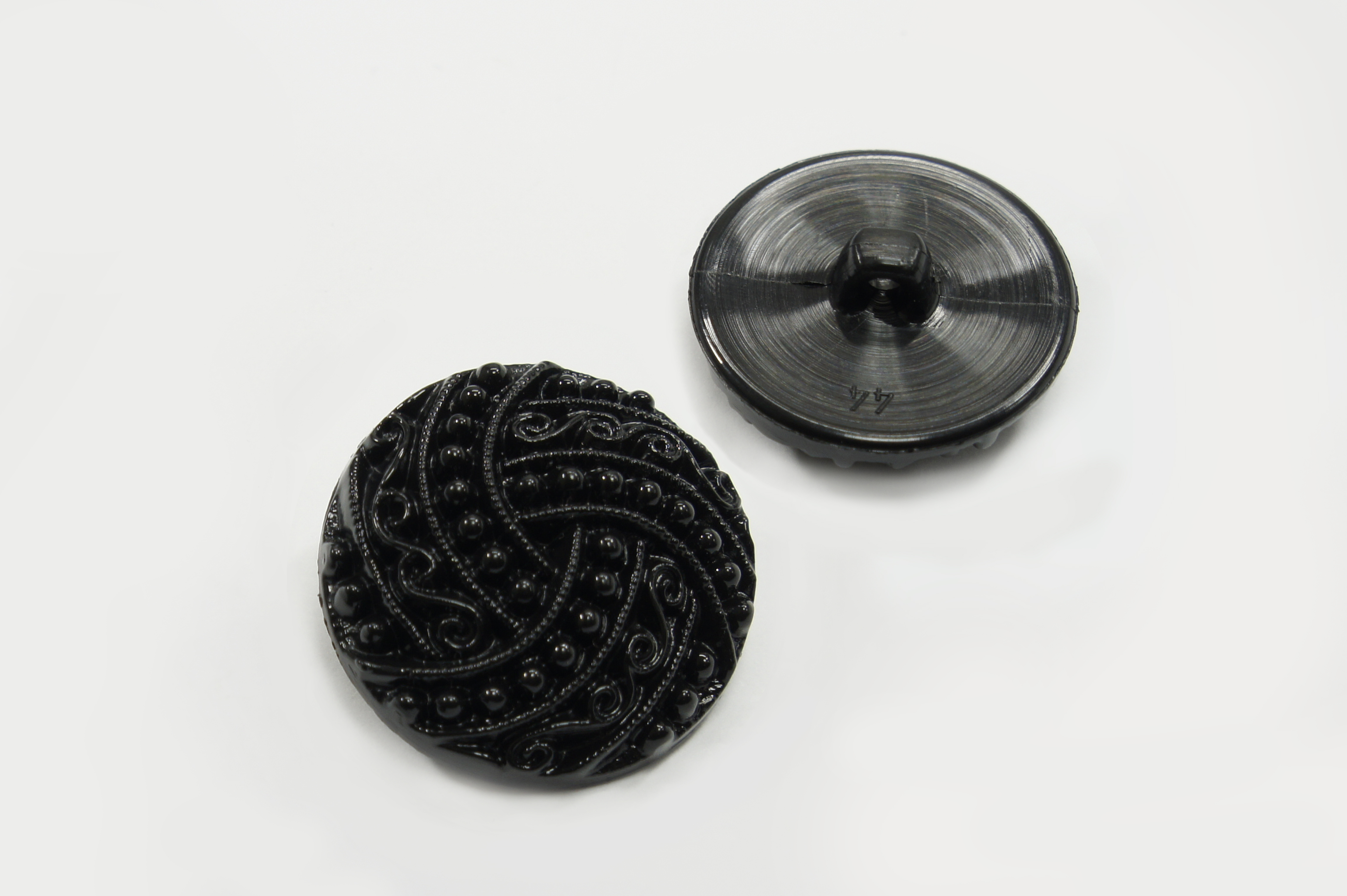 Гудзик 28 мм Mertbutton, чорний, 16-04-44-000