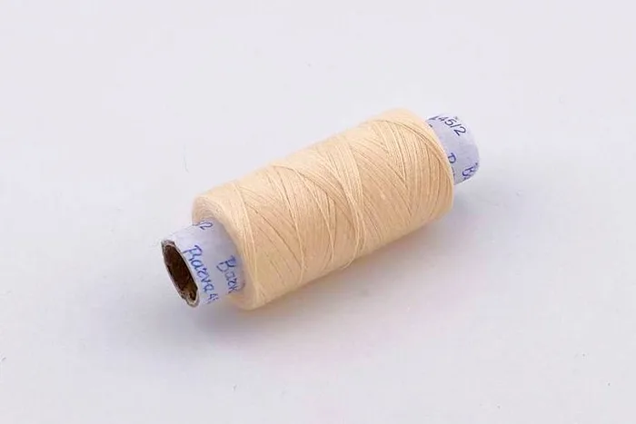 Нитки армовані №45/2 300 м Barva, молочний темний, 1015
