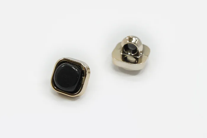 Гудзик 10 мм Mertbutton, чорний, 13-04-16-000/gold