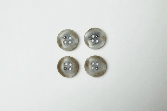 Гудзик 15 мм Mertbutton, бежевий сірий світлий, 3007-24-1301
