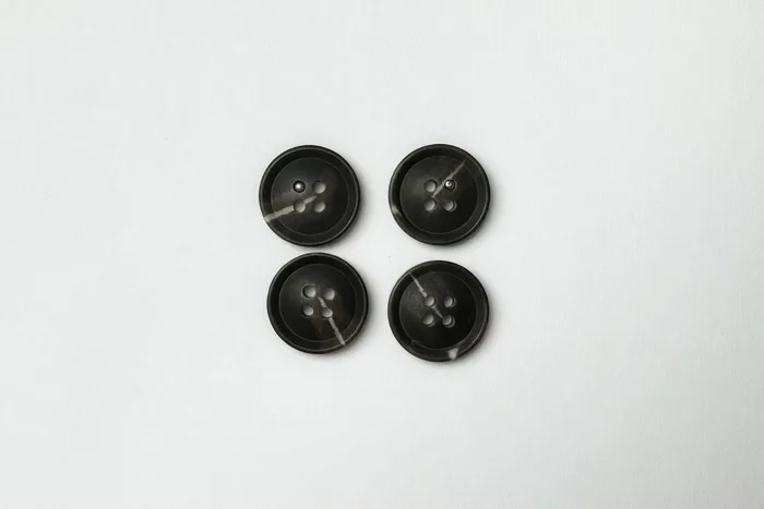 Гудзик 15 мм Mertbutton, коричневий темний, 3207-24-1043