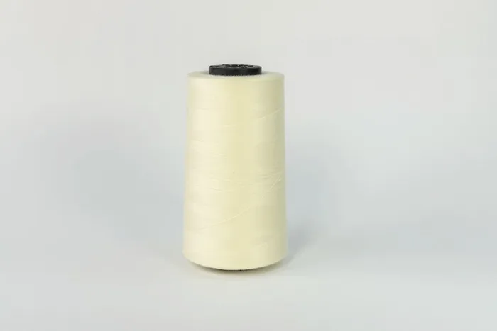 Нитки ПЕ №40/2 5000 м Barva, молочний жовтий, 1013