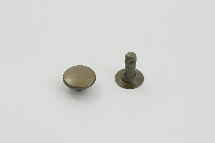 Заклепка 9 мм Castiglioni, стара латунь