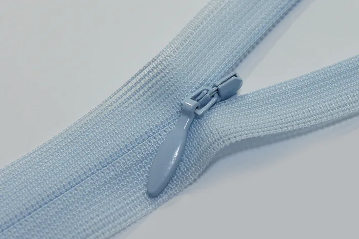 Блискавка YKK, T3 60 см, блакитний світлий