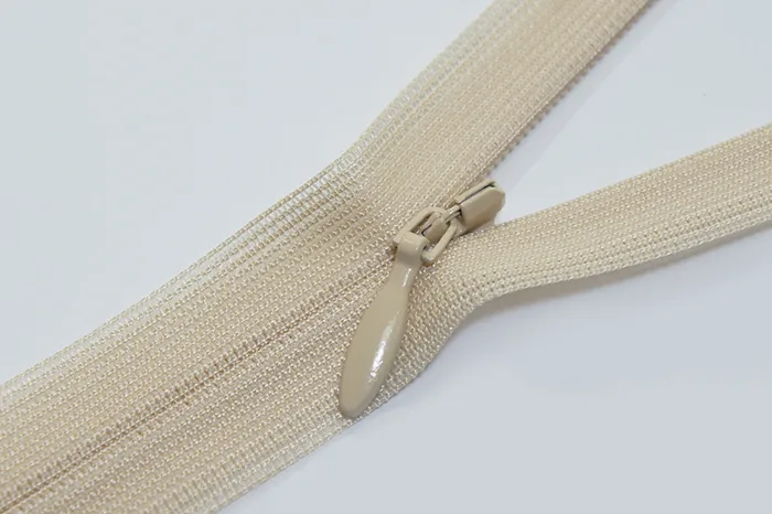 Блискавка YKK, T3 60 см, персиковий блідий