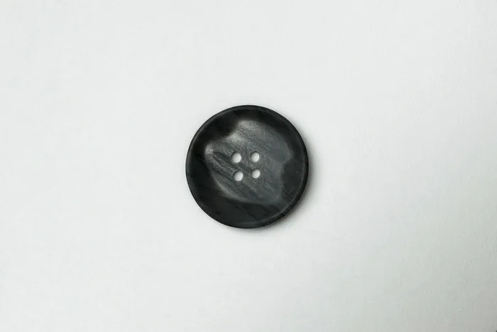 Гудзик 25 мм Mertbutton, сірий темний, 3007-40-0135