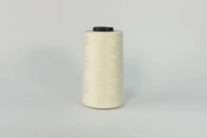 Нитки ПЕ №20/2 2500 м Barva, молочний натуральний, 1014