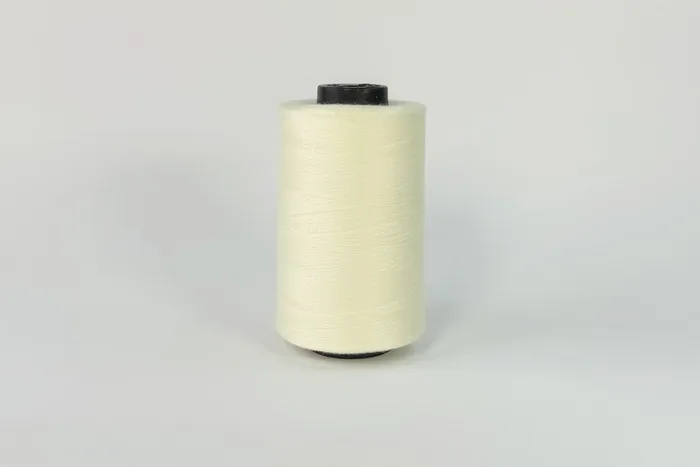 Нитки ПЕ №40/2 5000 м Barva, молочний, 1021