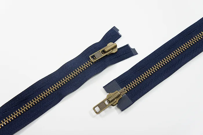 Блискавка YKK, T8, стара латунь, 2 замки, 75 см, синій темний