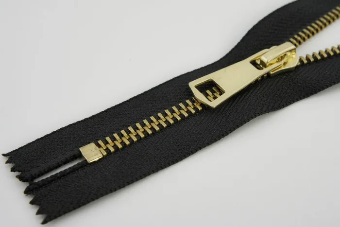Блискавка T5 gold. 18 см MH, чорний