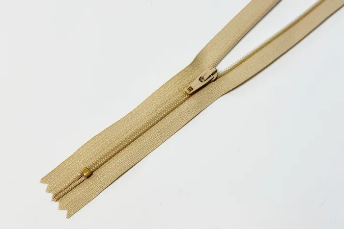 Блискавка YKK, T3 50 см, персиковий блідий