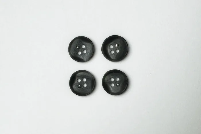 Гудзик 15 мм Mertbutton, сірий темний, 3007-24-0135