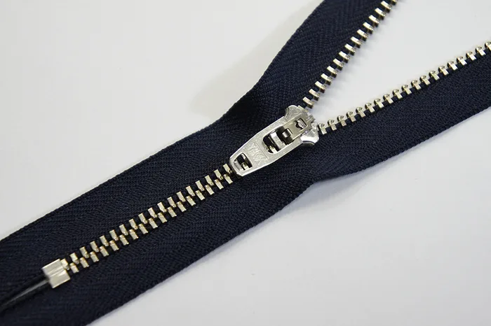 Блискавка YKK, T3, сріблястий, GSN8 20 см, синій темний