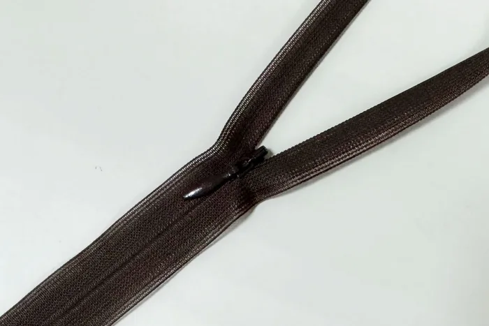 Блискавка YKK, T3 60 см, шоколадний