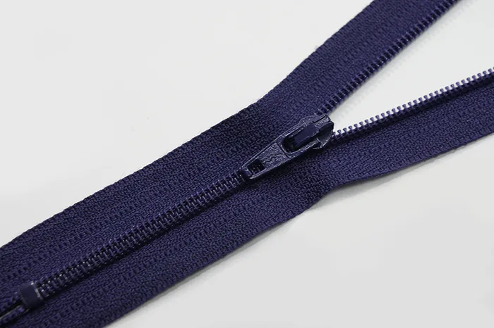 Блискавка YKK, T3 18 см, фіолетовий яскравий