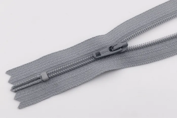 Блискавка YKK, T3 18 см, сірий світлий