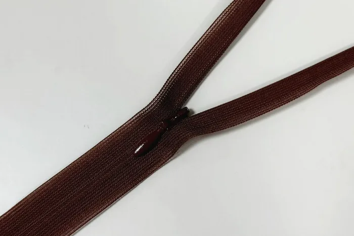 Блискавка YKK, T3 60 см, коричневий