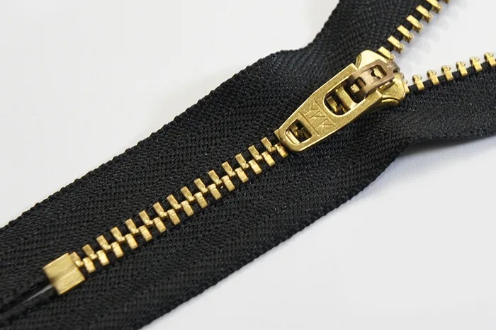 Блискавка YKK, T3, латунь, GSN8 18 см, чорний
