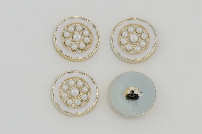 Гудзик 25 мм Mertbutton, білий, KM-02-03-40-999/gold