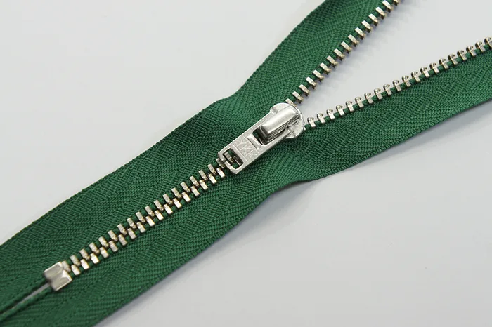 Блискавка YKK, T3, сріблястий, GSN8 14 см, зелений темний