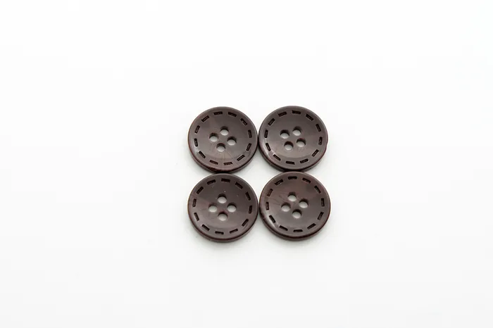 Гудзик 18 мм Mertbutton, шоколадний, 13-28-1210