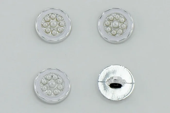 Гудзик 18 мм Mertbutton, білий, KM-02-04-28-999/nik