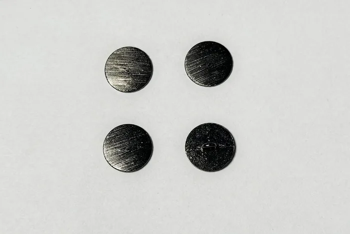Гудзик металевий 18 мм Mertbutton, нікель чорний, UTS-61-28-bnik