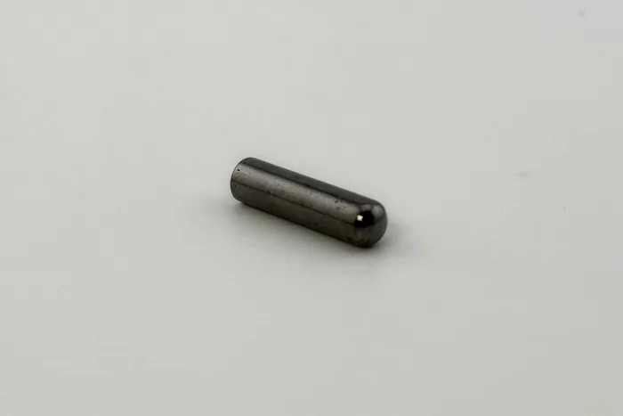 Наконечник для шнура металевий, 6 x 24 мм Mertbutton, нікель чорний, MSB-02-b.nik