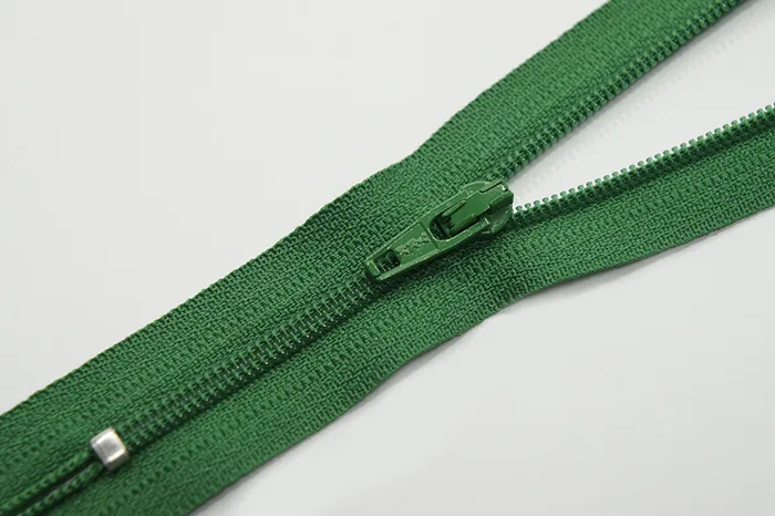 Блискавка YKK, T3 18 см, зелений