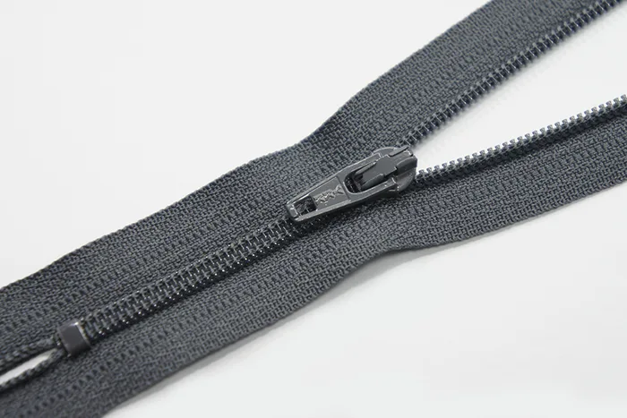 Блискавка YKK, T3 18 см, сірий темний