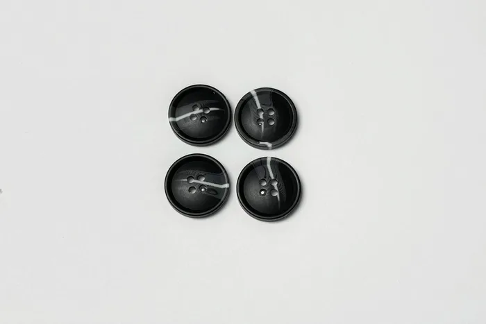 Гудзик 20 мм ПЕ Mertbutton класичний, чорний, 4 отвори