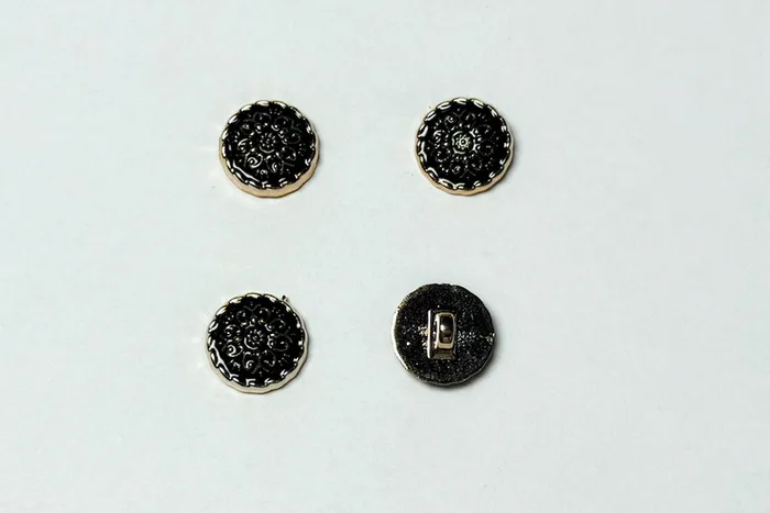 Гудзик 15 мм Mertbutton, чорний, BR-652-24-000/gold