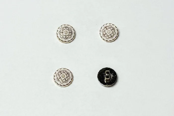 Гудзик 12 мм Mertbutton, білий, BR-652-20-999/gold