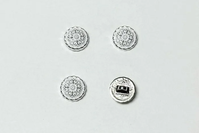Гудзик 15 мм Mertbutton, білий, BR-652-24-999/silver