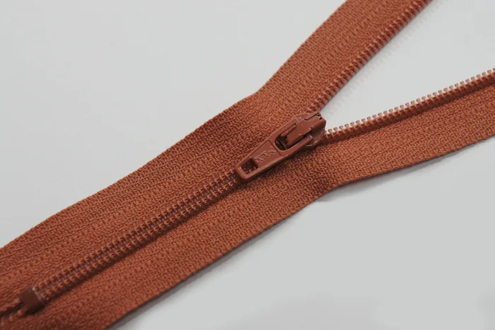 Блискавка YKK, T3 18 см, теракотовий рудий