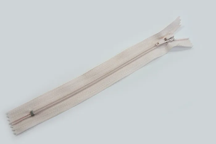 Блискавка T4 18 см MH, рожевий світлий