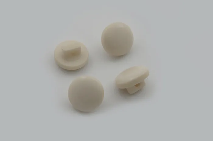 Гудзик 11 мм Mertbutton, молочний, 4023-18-2016