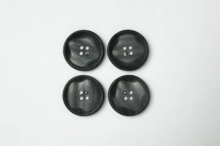 Гудзик 28 мм Mertbutton, сірий темний, 3007-44-0135